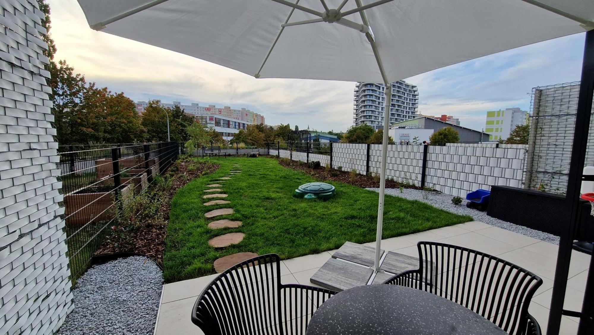 Beta Home - Garage, Air Condition, Garden, At Metro Prága Kültér fotó